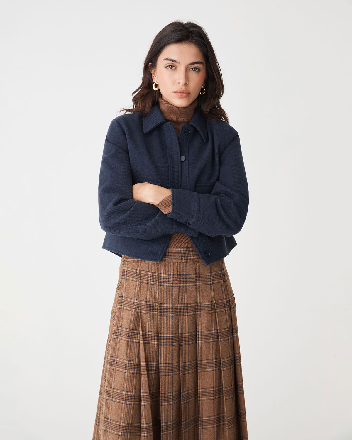 Holland Cropped Jacket in navy — close-up view 3