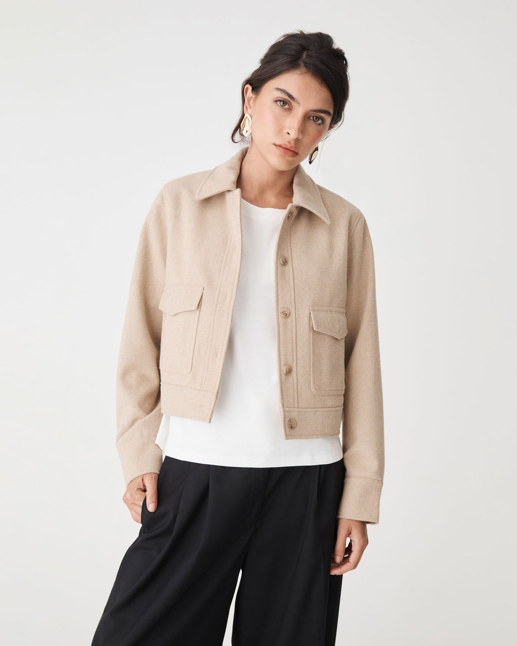 Holland Cropped Jacket in oat — close-up view