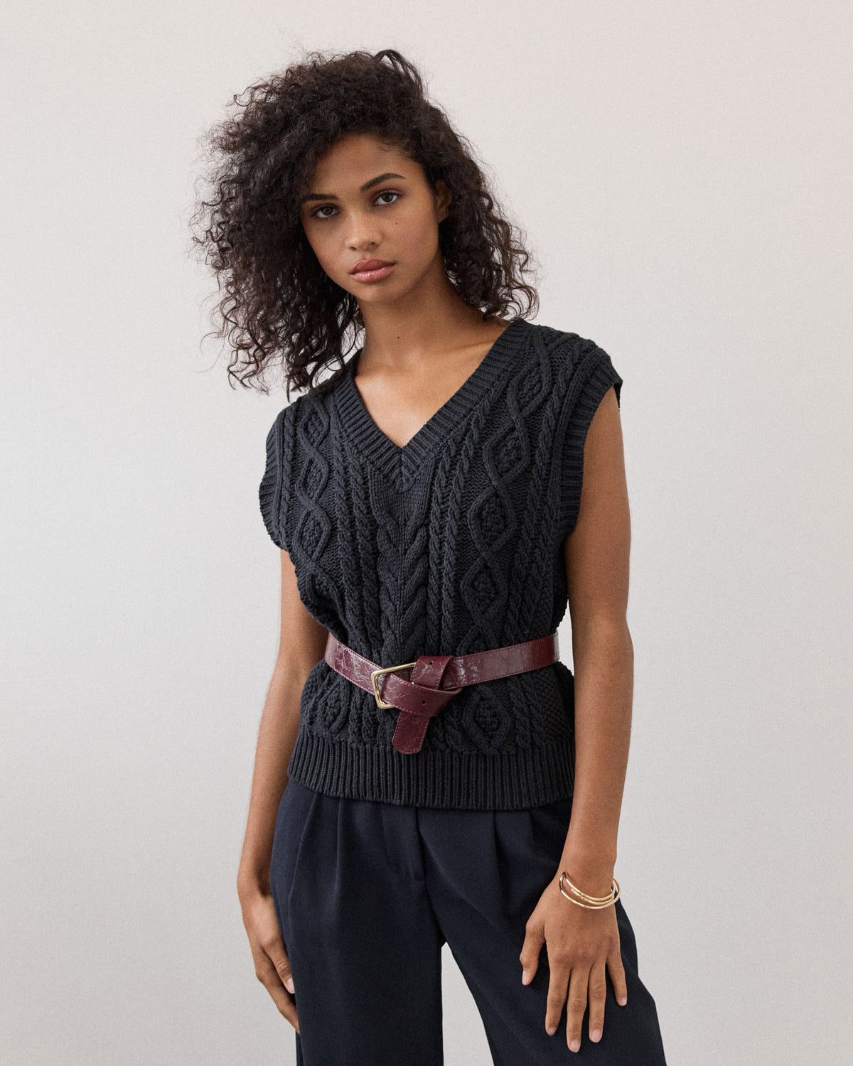 Poppy Sleeveless Cable Knit in midnight — close-up view 3