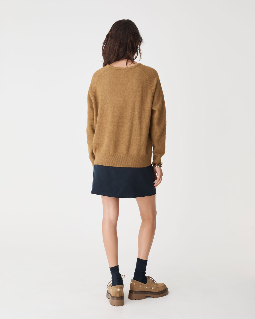 Octavia V-Neck Jumper in gold — back view