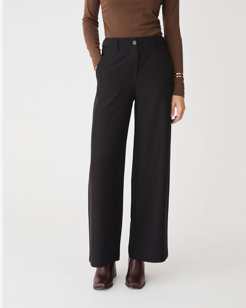 Stevie Adjustable Waist Pants in black — close-up view