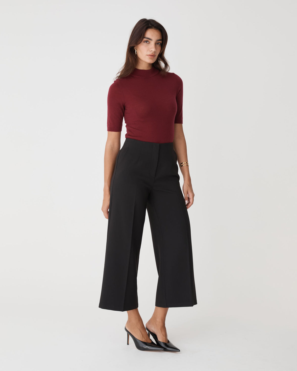 Nikki Culotte Trousers in black — side view