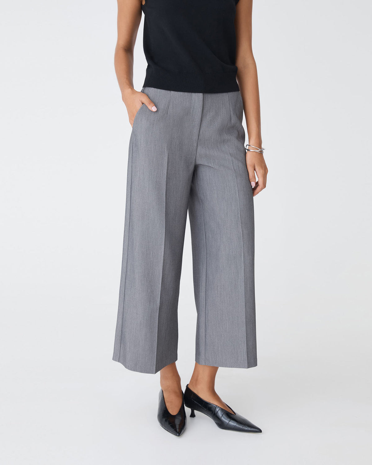 Nikki Culotte Trousers in melange grey — close-up view