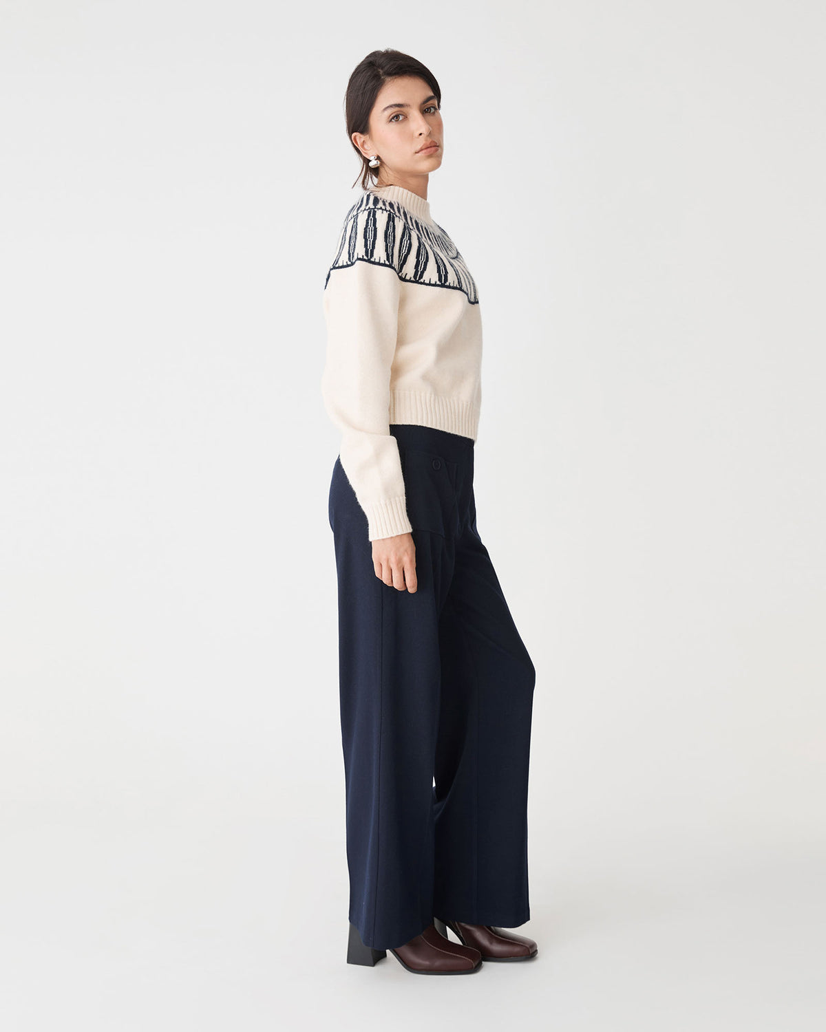 Dale Patch Pocket Pants in dark navy — side view