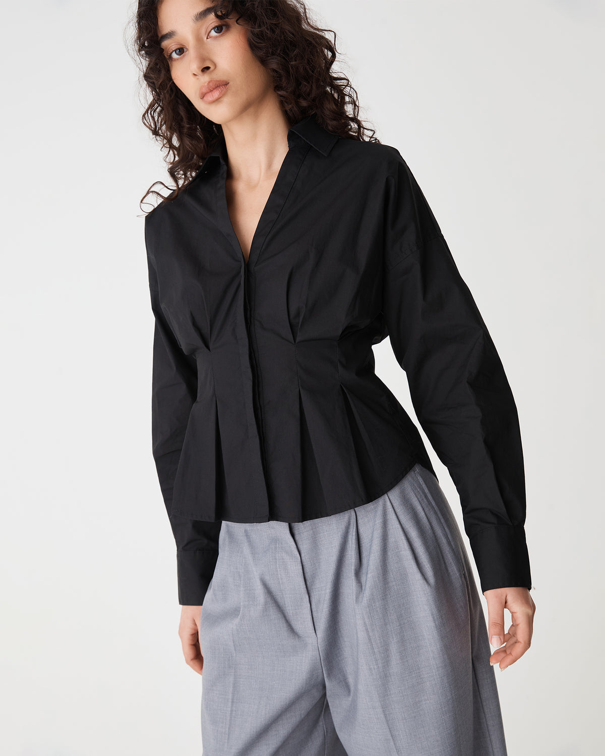 Billie Pleat Waist Shirt in black — close-up view 2