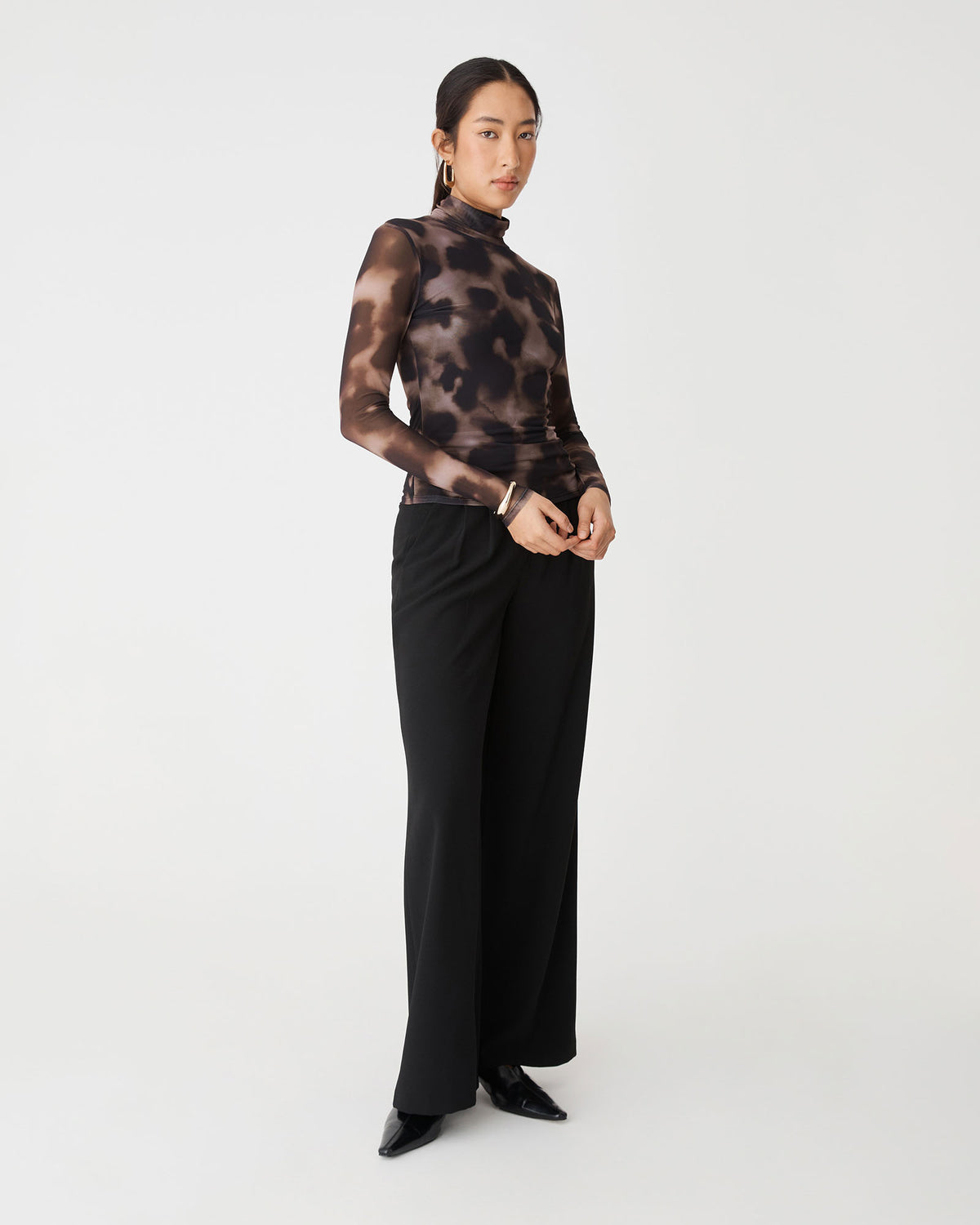 Savanna Printed Mesh Top in brown abstract — side view