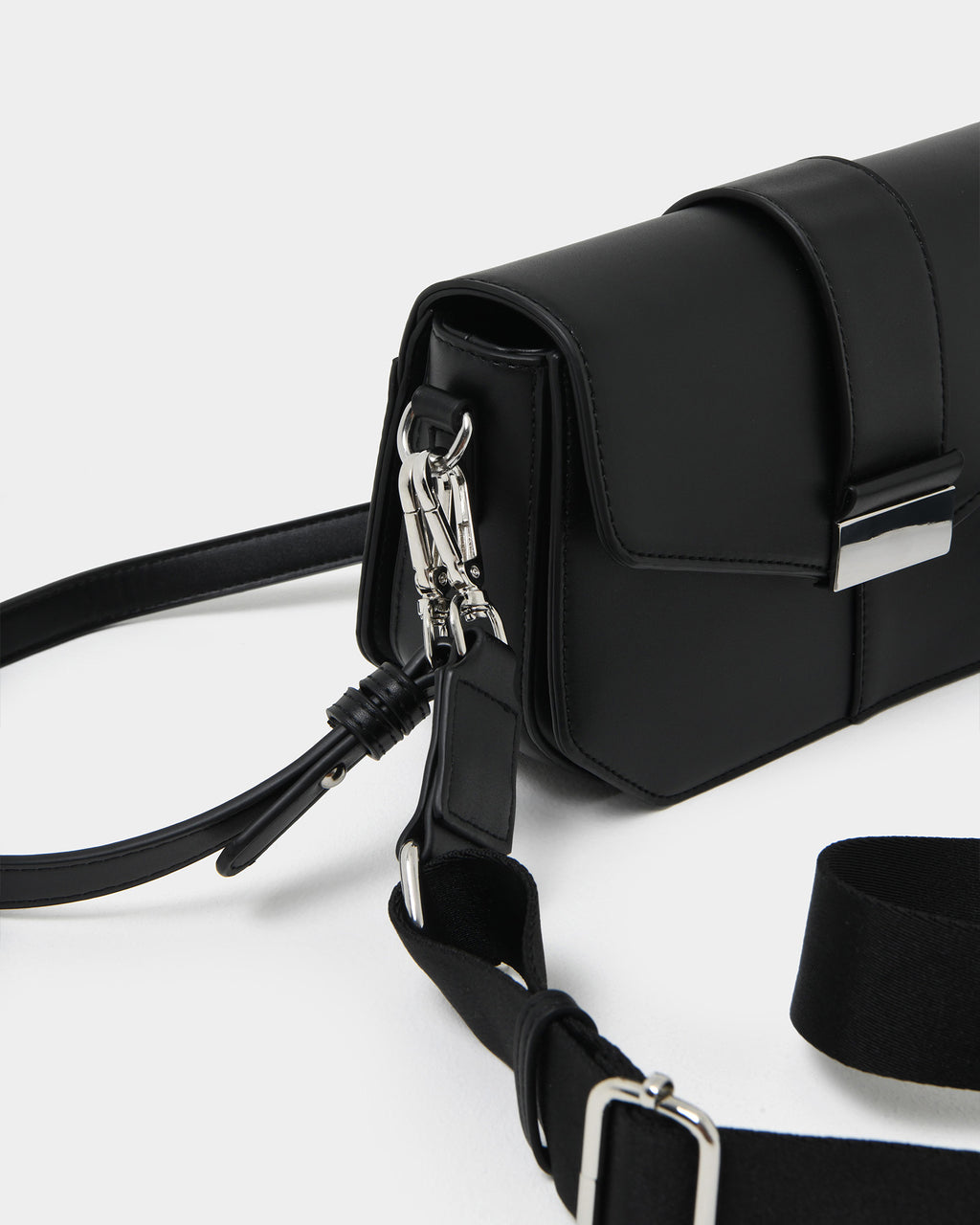 Rebeca Cross Body Bag in black — view 4
