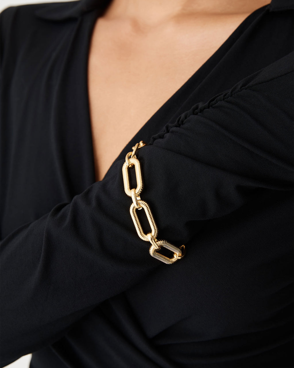 Leona Chunky Bracelet in gold — fabric detail 2