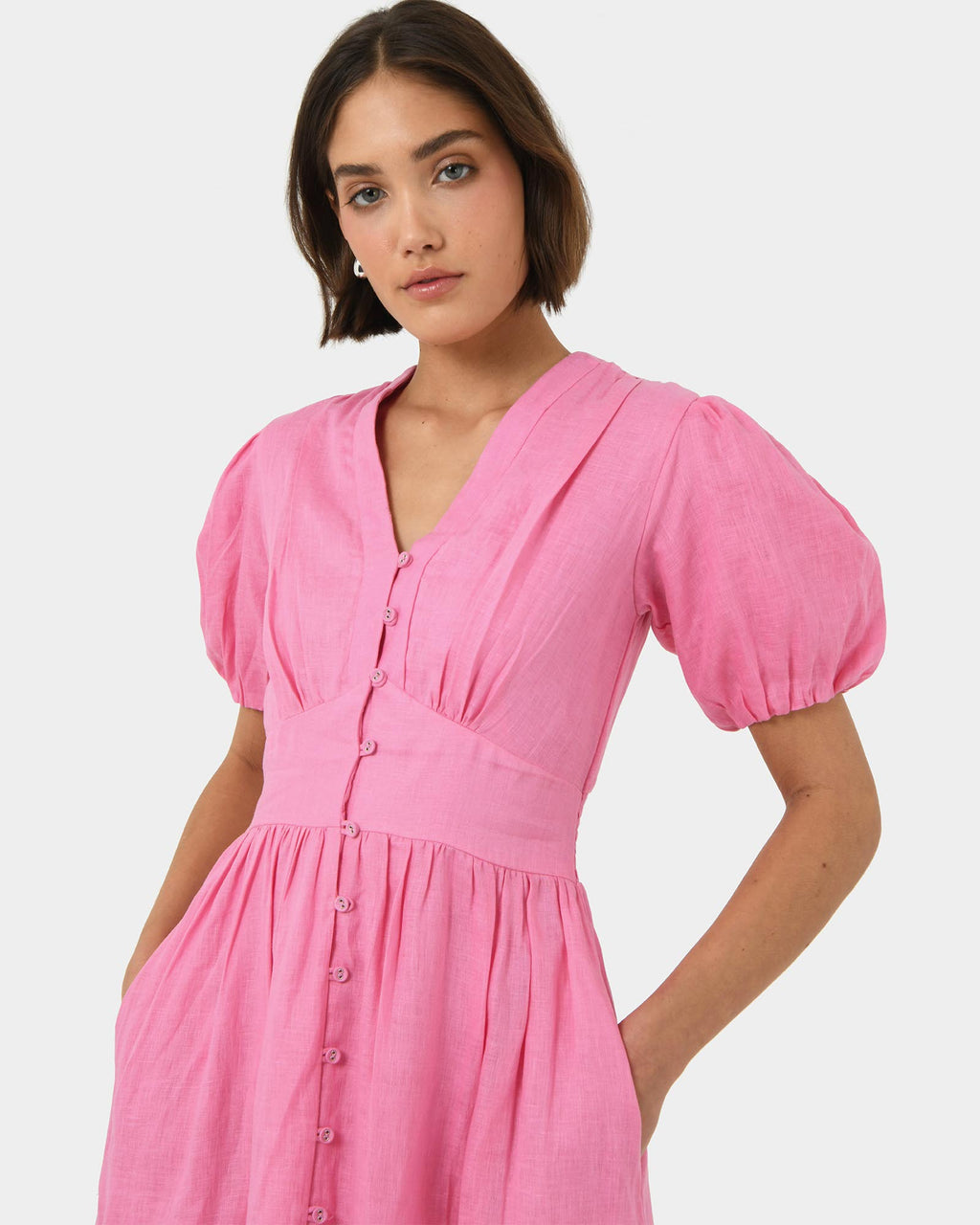 Fernanda Linen Dress in pink — close-up view