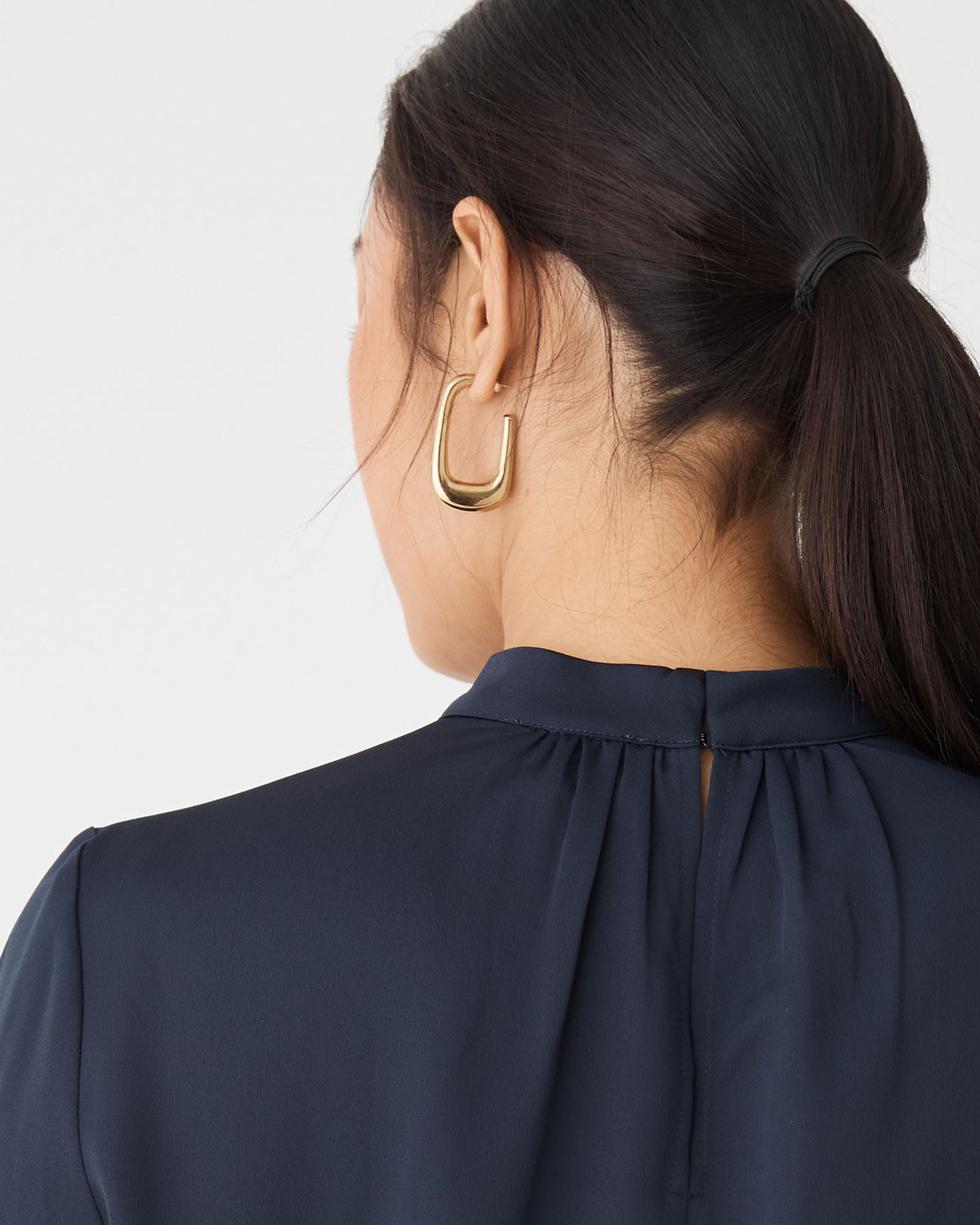 Mila Loop Earrings in gold — fabric detail 2