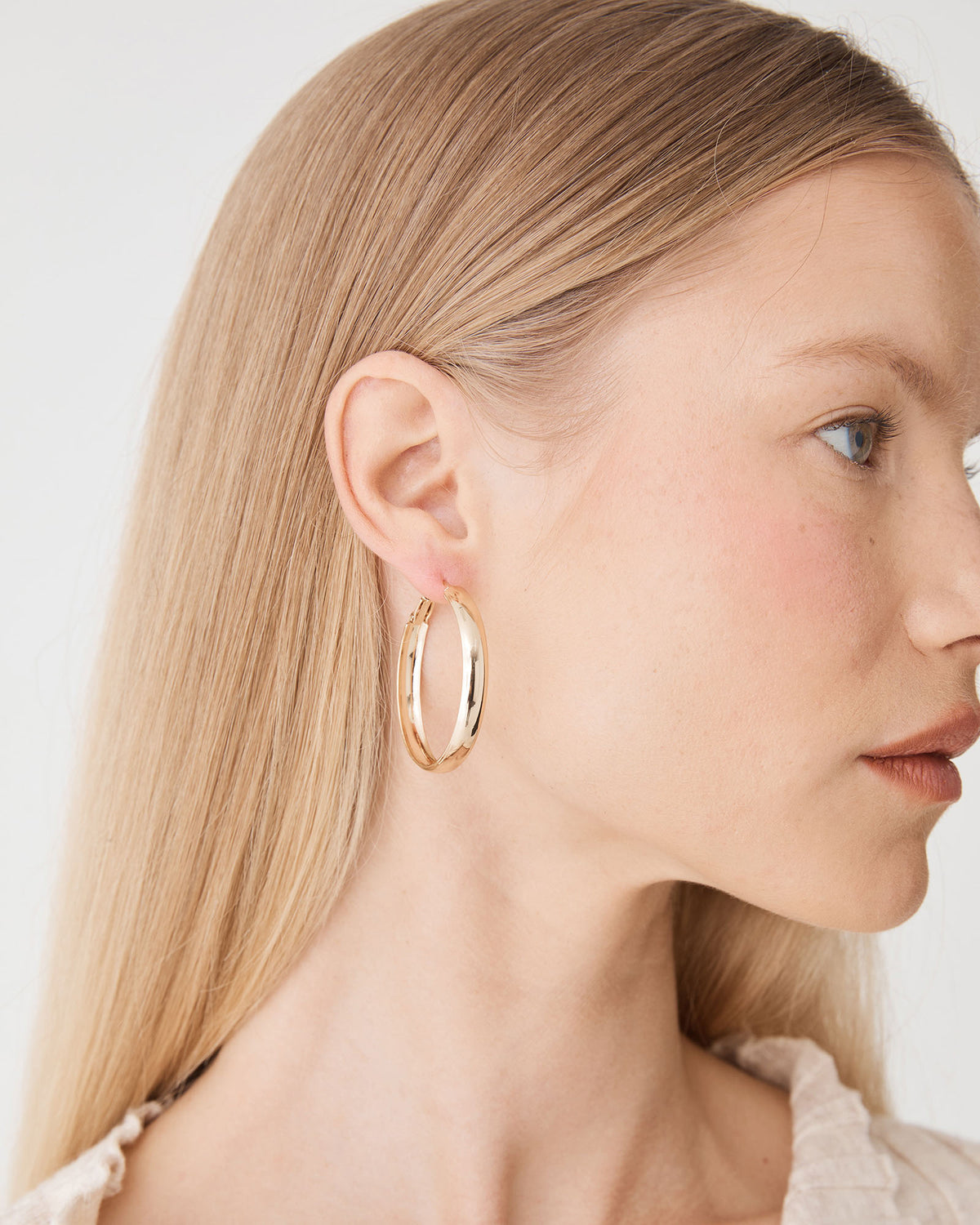 Aurelia Hoop Earrings in gold — view 3