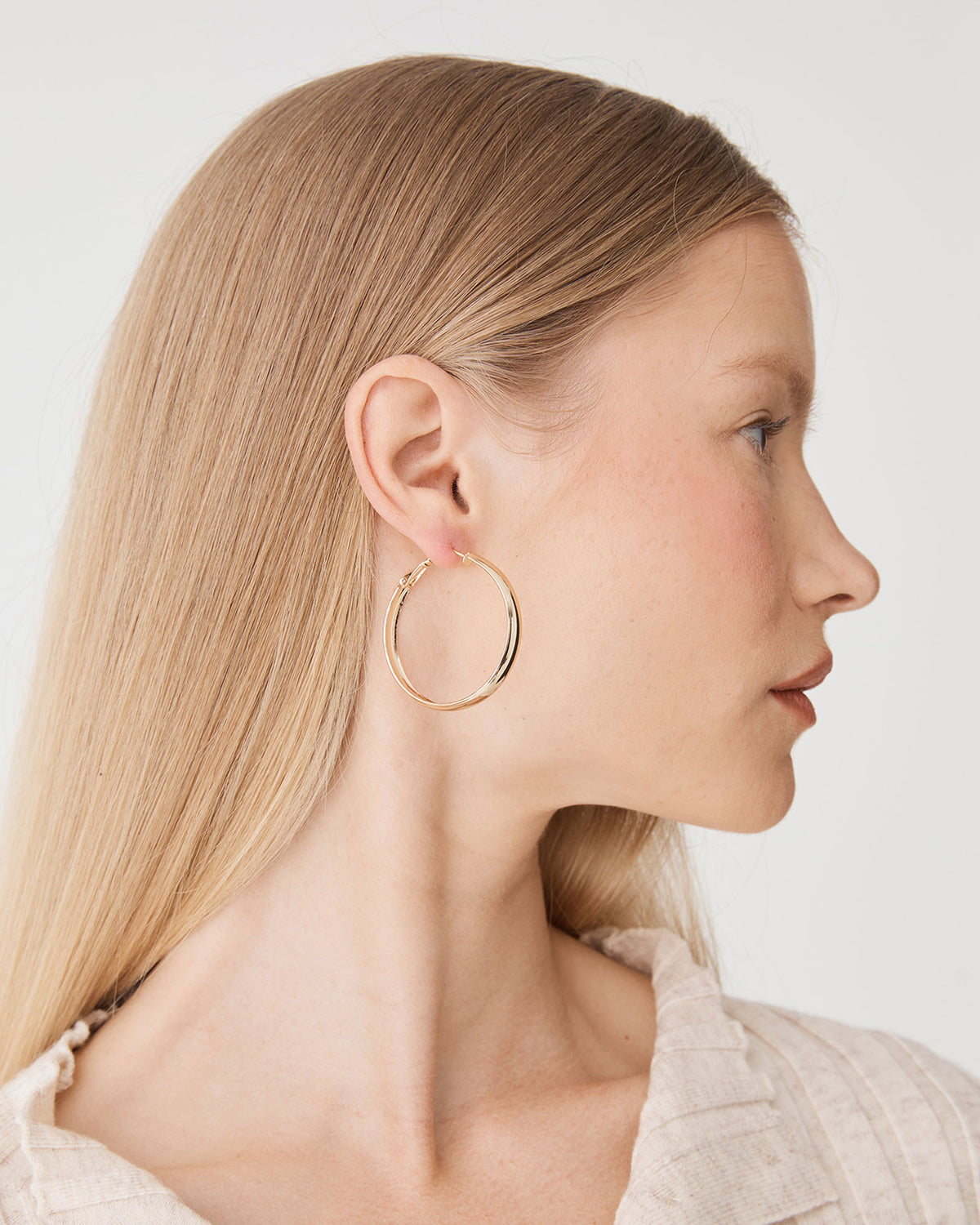 Aurelia Hoop Earrings in gold — view 2