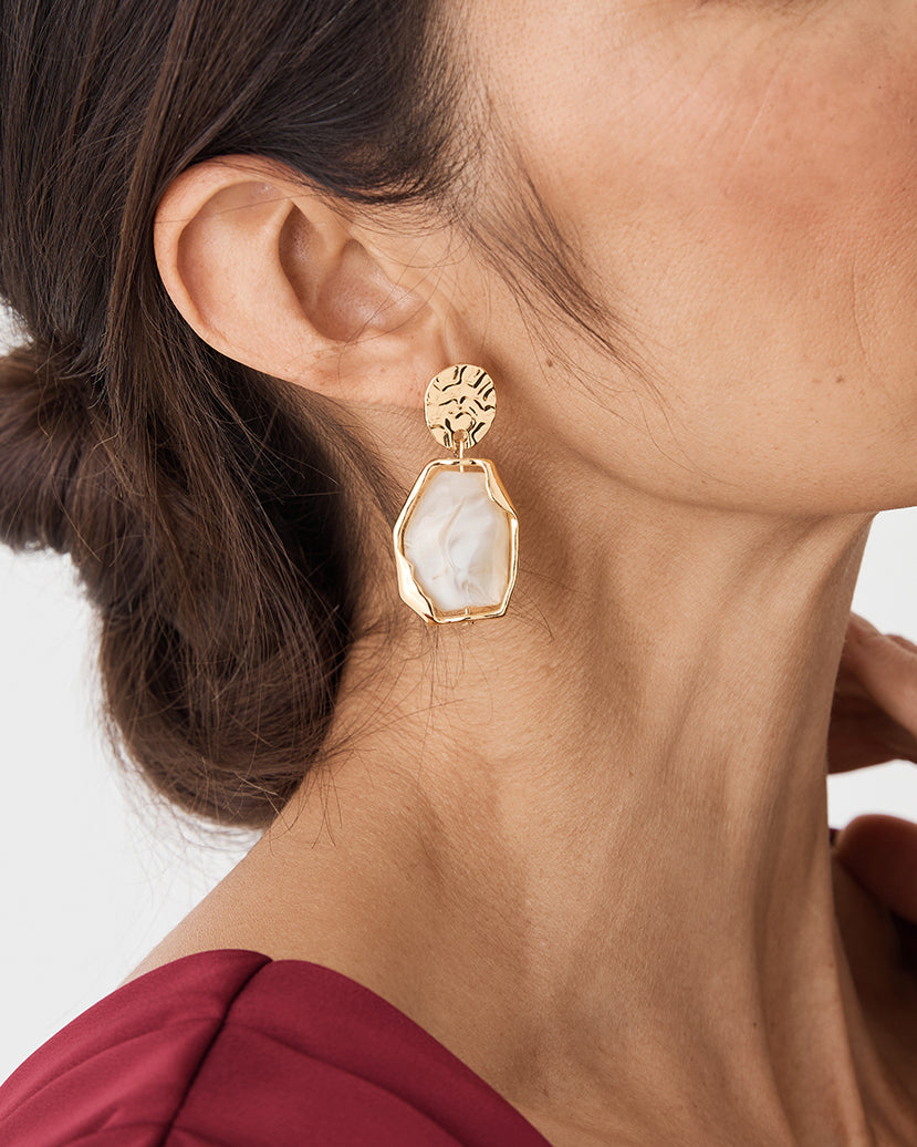 Marbel Gold Earrings in gold — fabric detail 3