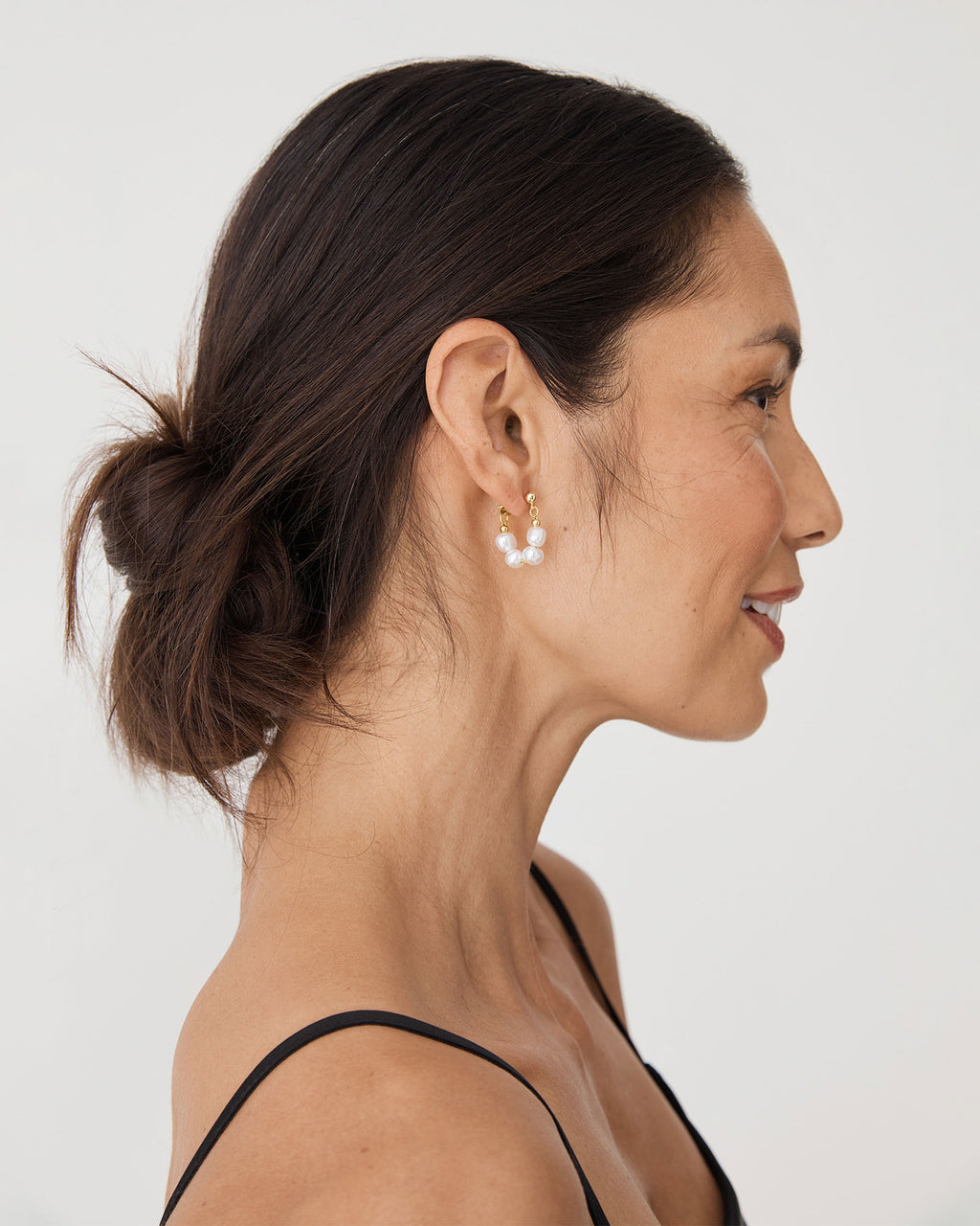 Amelie Pearl Earrings in gold pearl — fabric detail 4