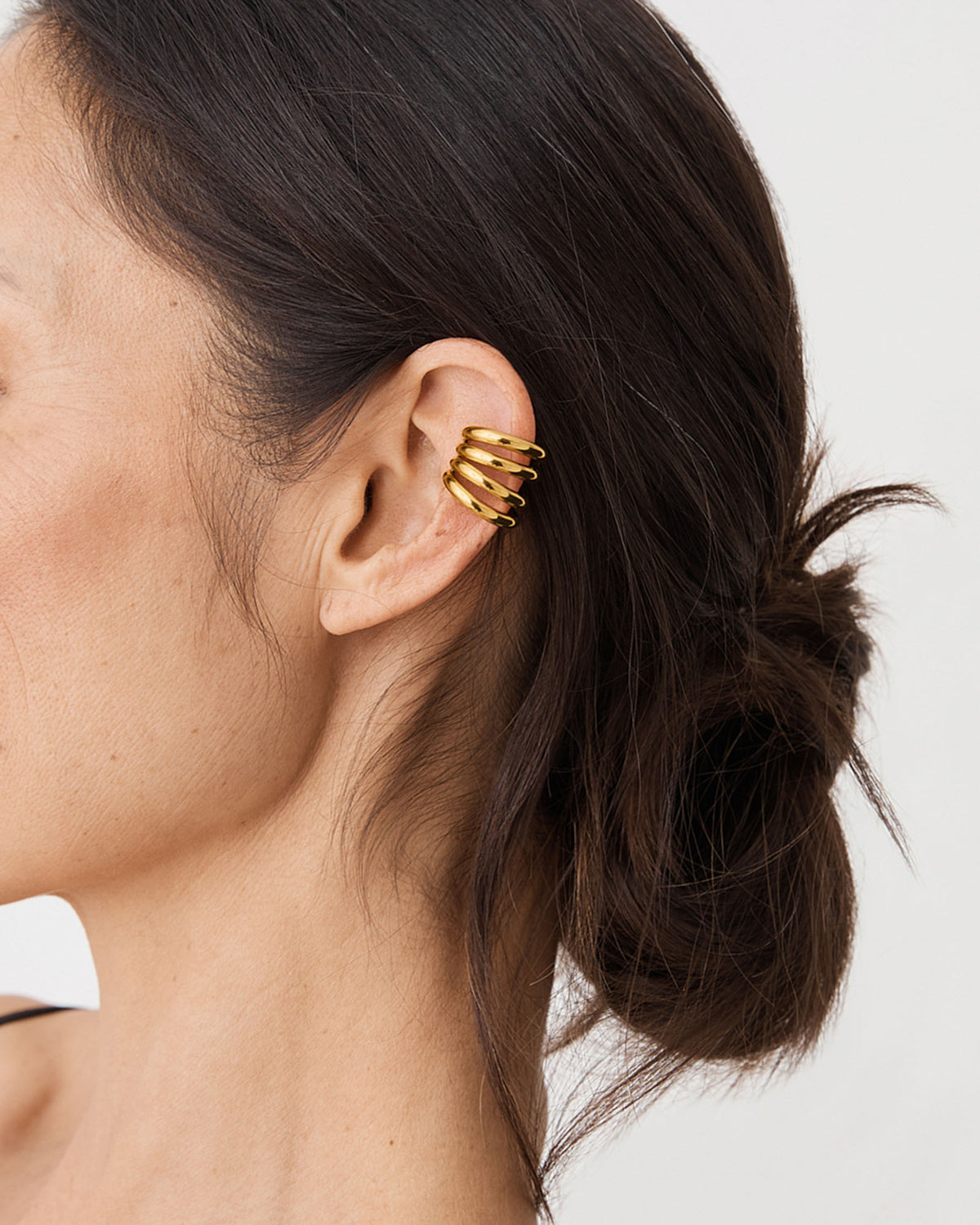 Lia Ear Cuff in gold — fabric detail 2