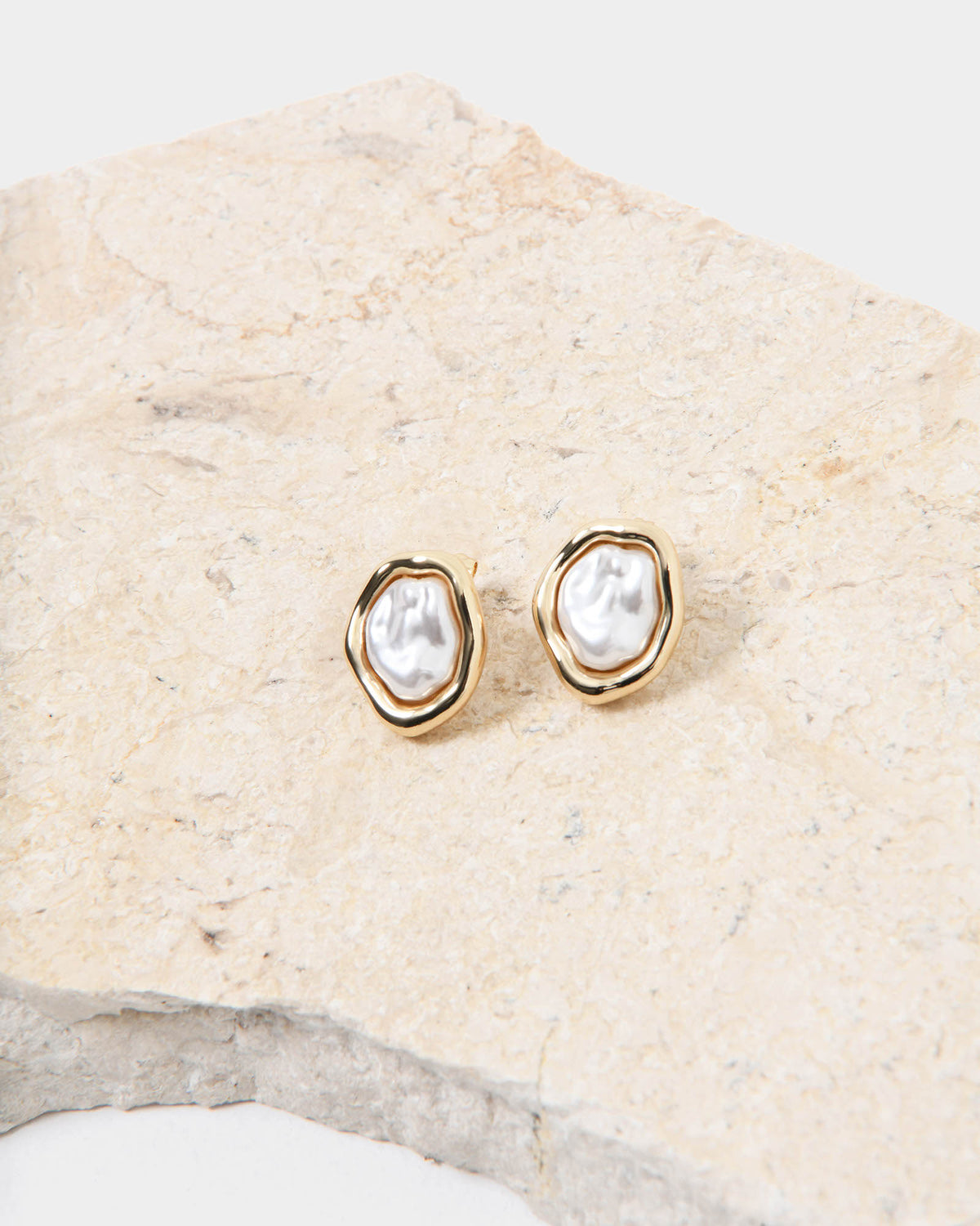 Doris Pearl Earrings