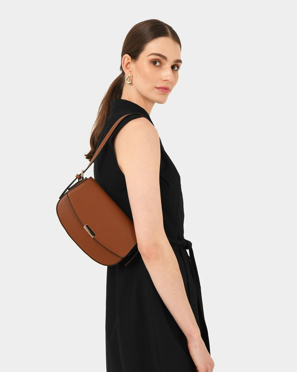 Leanna Shoulder Bag in tan — view 5