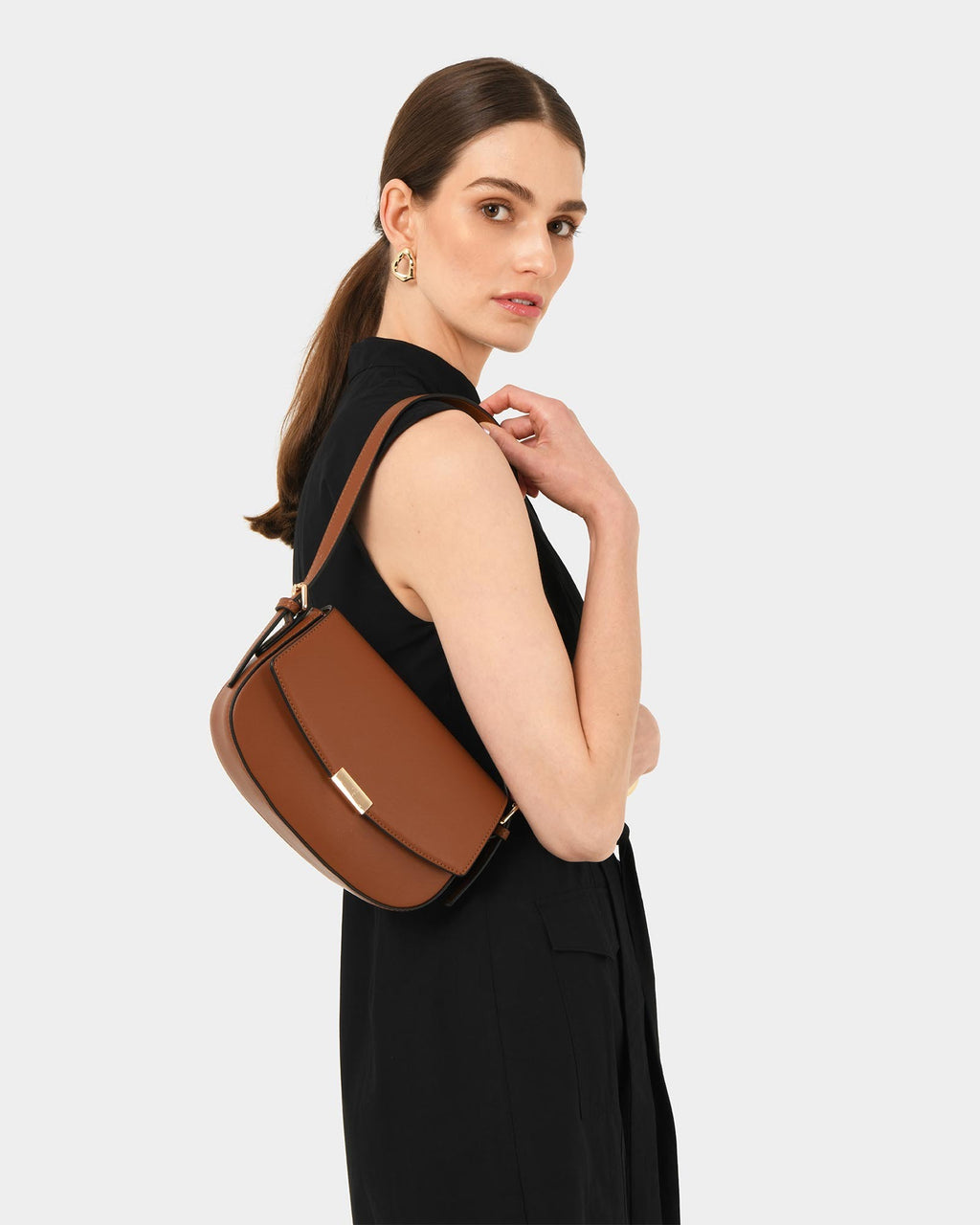 Leanna Shoulder Bag in tan — view 4