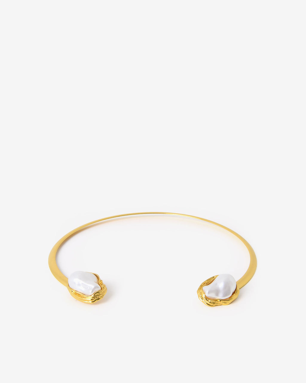 Clara Organic Pearl Choker in gold — product-only view