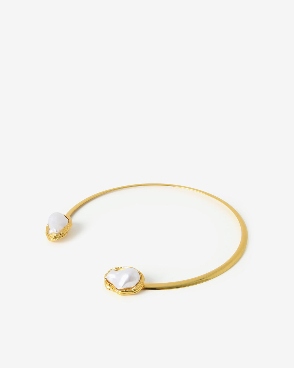 Clara Organic Pearl Choker in gold — product-only view 2
