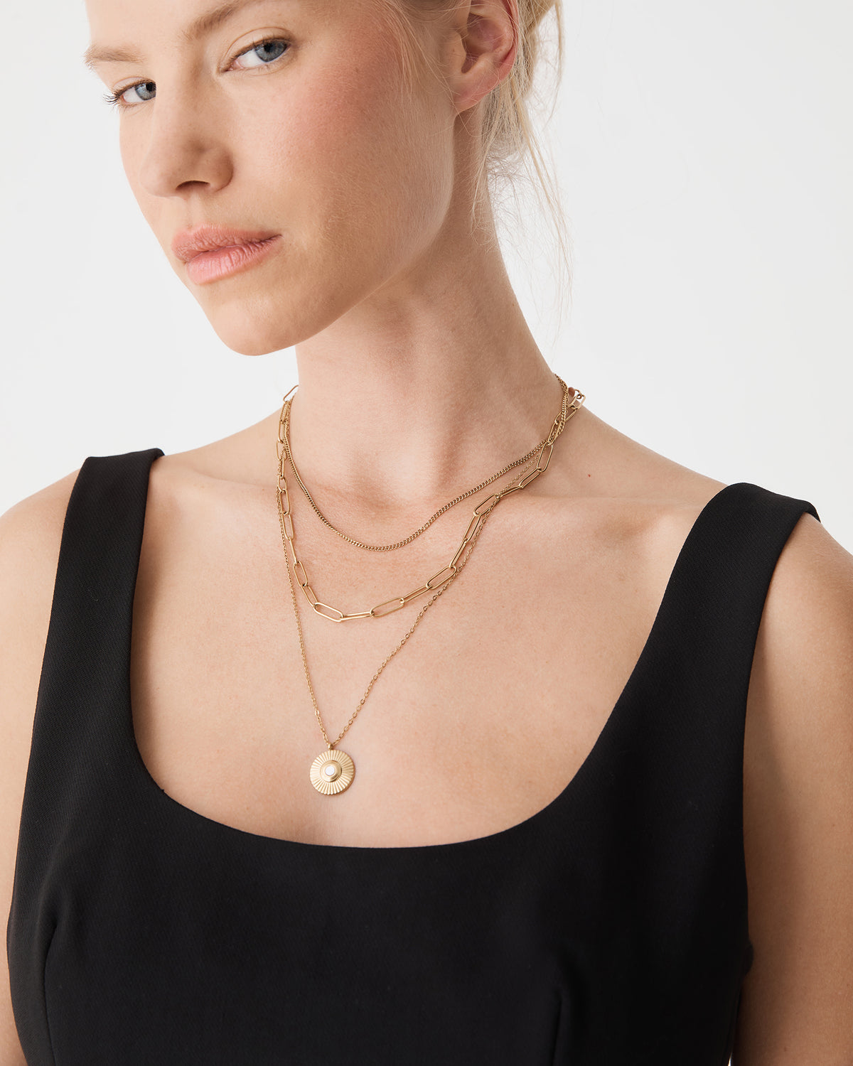 Soltice Layered Necklace in gold — fabric detail 2