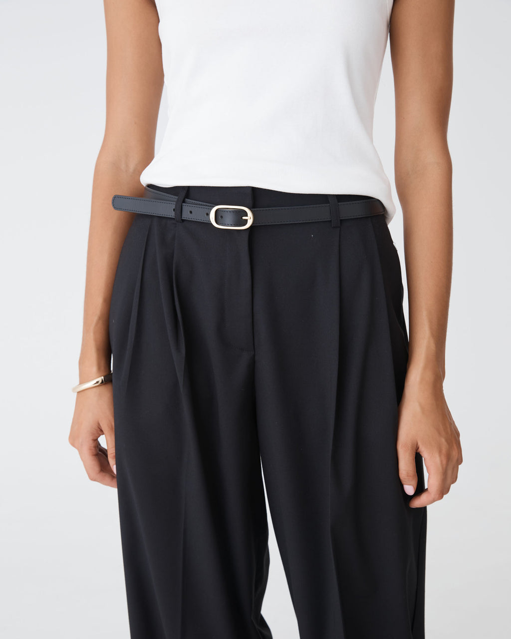 Dana Leather Belt in black — fabric detail