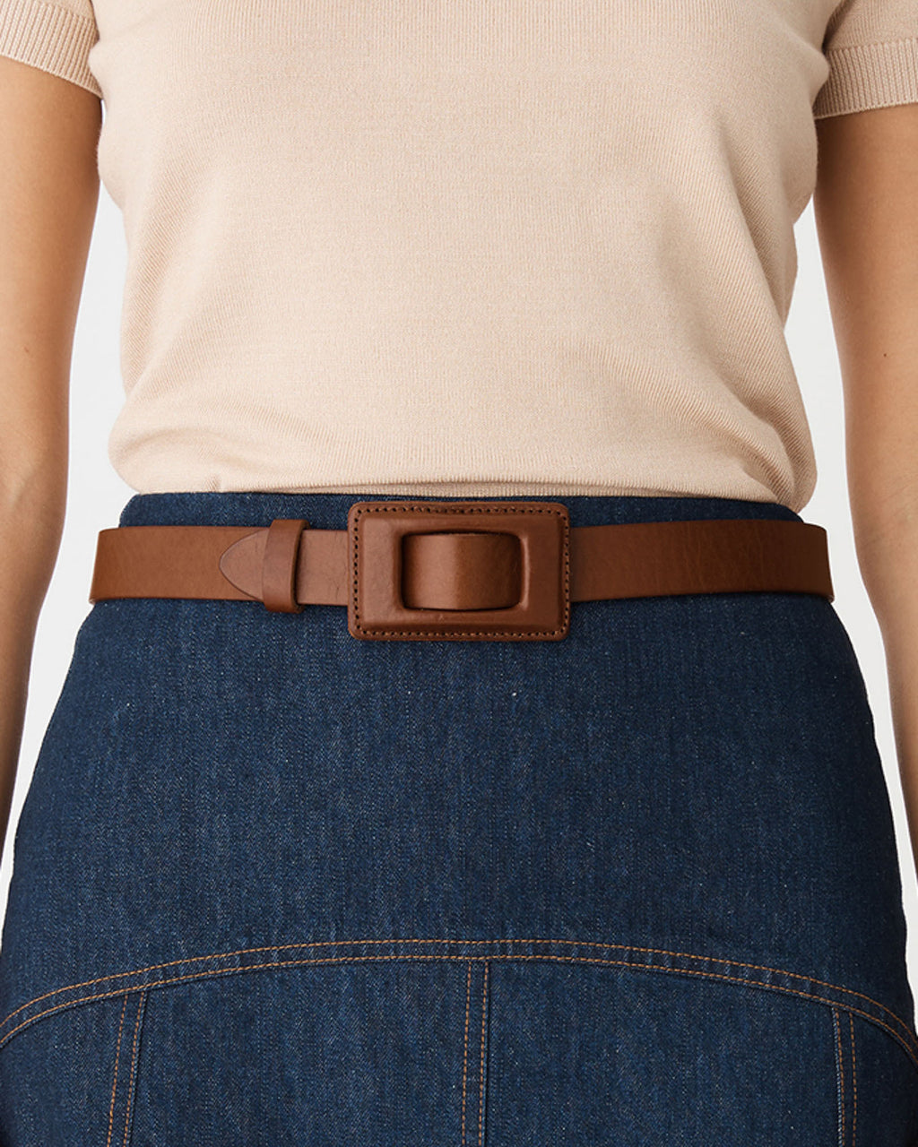 Barossa Leather Belt in chocolate — fabric detail