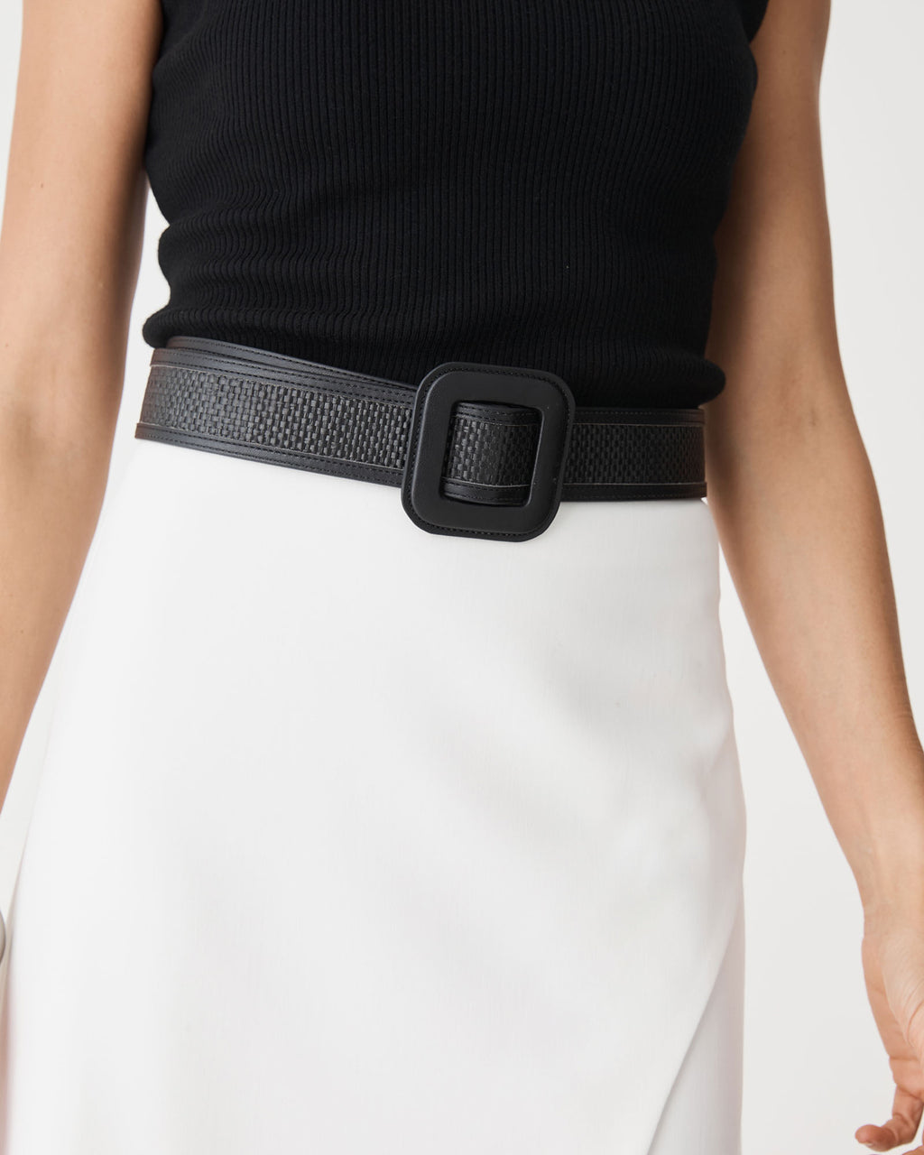 Oslo Woven Belt in black — fabric detail