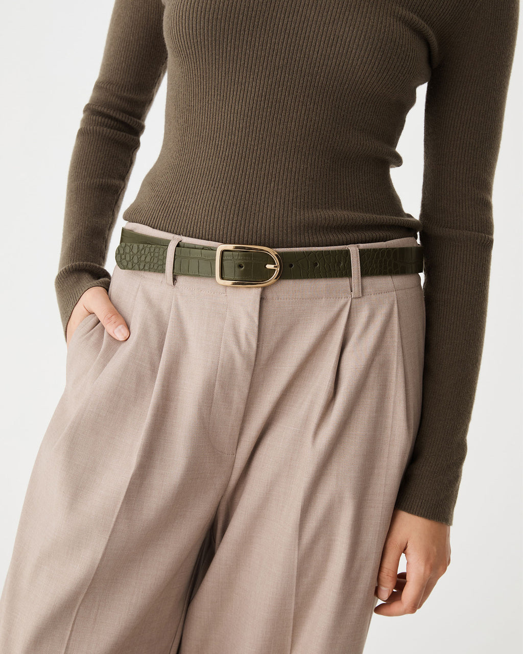 Geneva Croc Belt in green olive — fabric detail