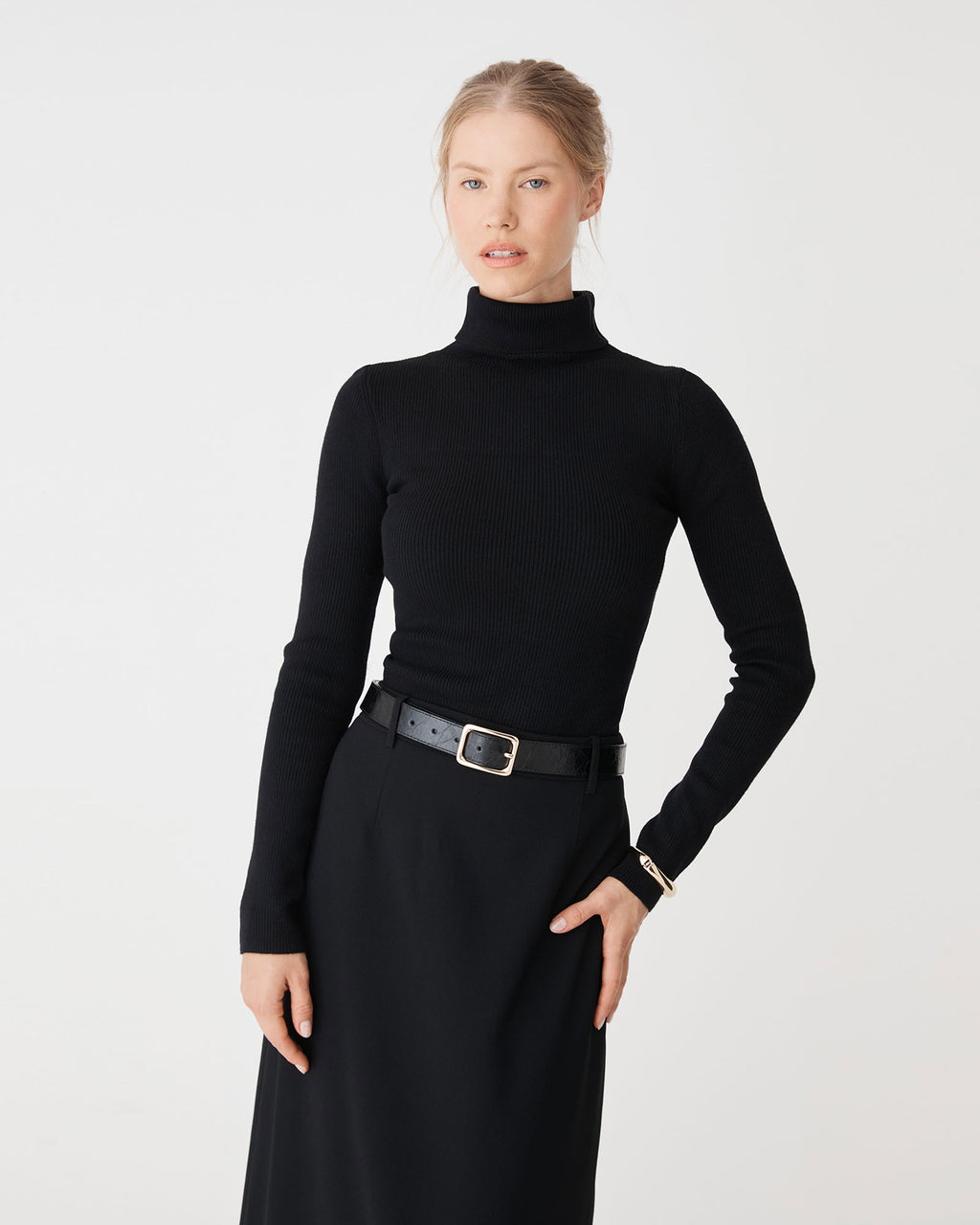 Seville Square Buckle Belt in black — fabric detail