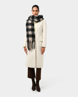 Elle Checked Scarf in s09 black beige — full-length view