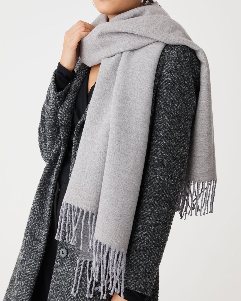Grace Wool Blend Scarf in dark grey light grey — fabric detail