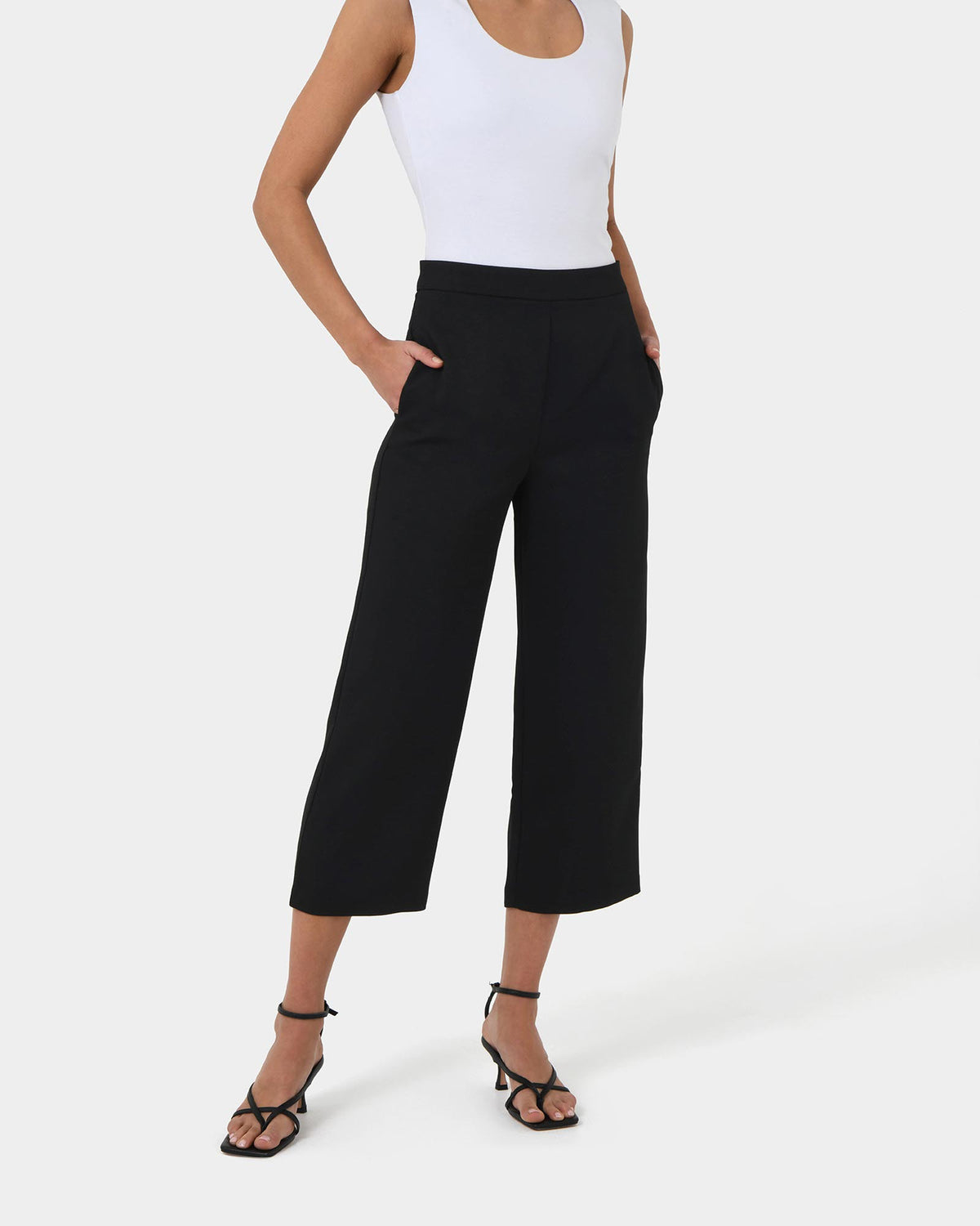 Lexee High-Waist Culotte in black — close-up view