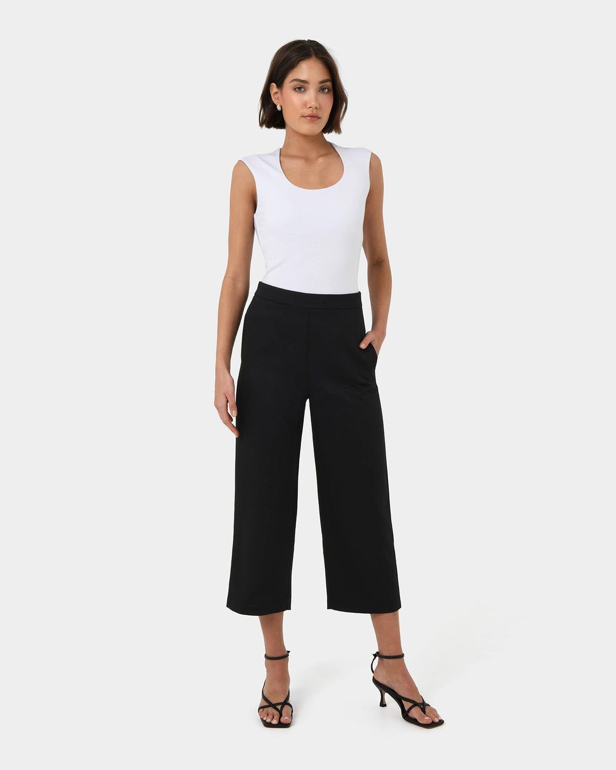Lexee High-Waist Culotte in black — full-length view 2
