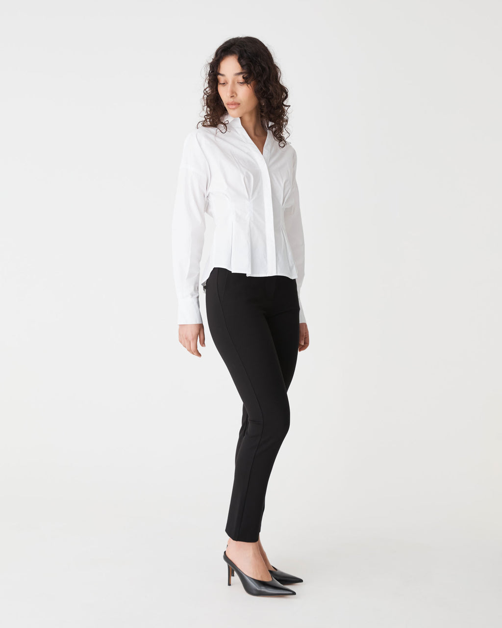 Sutton Slim Pant in black — side view