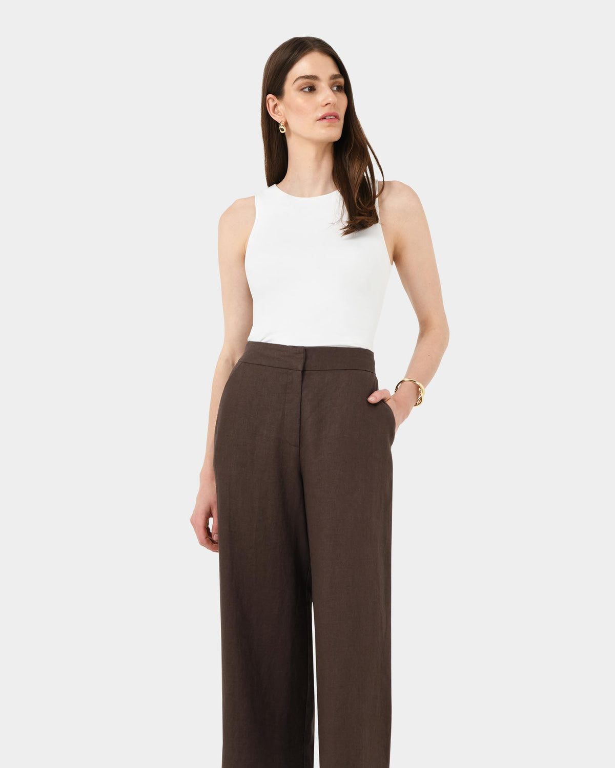 Ami Linen Elastic Back Pants in brown — close-up view