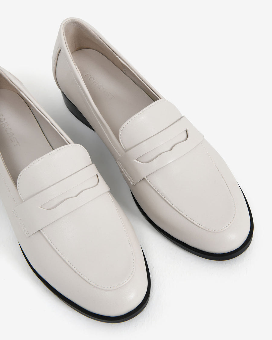 Sienna Classic Loafer in beige — view 1