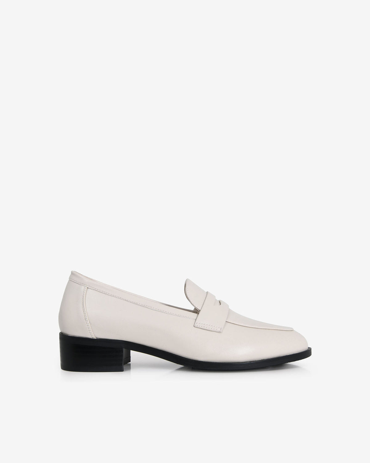 Sienna Classic Loafer in beige — view 3