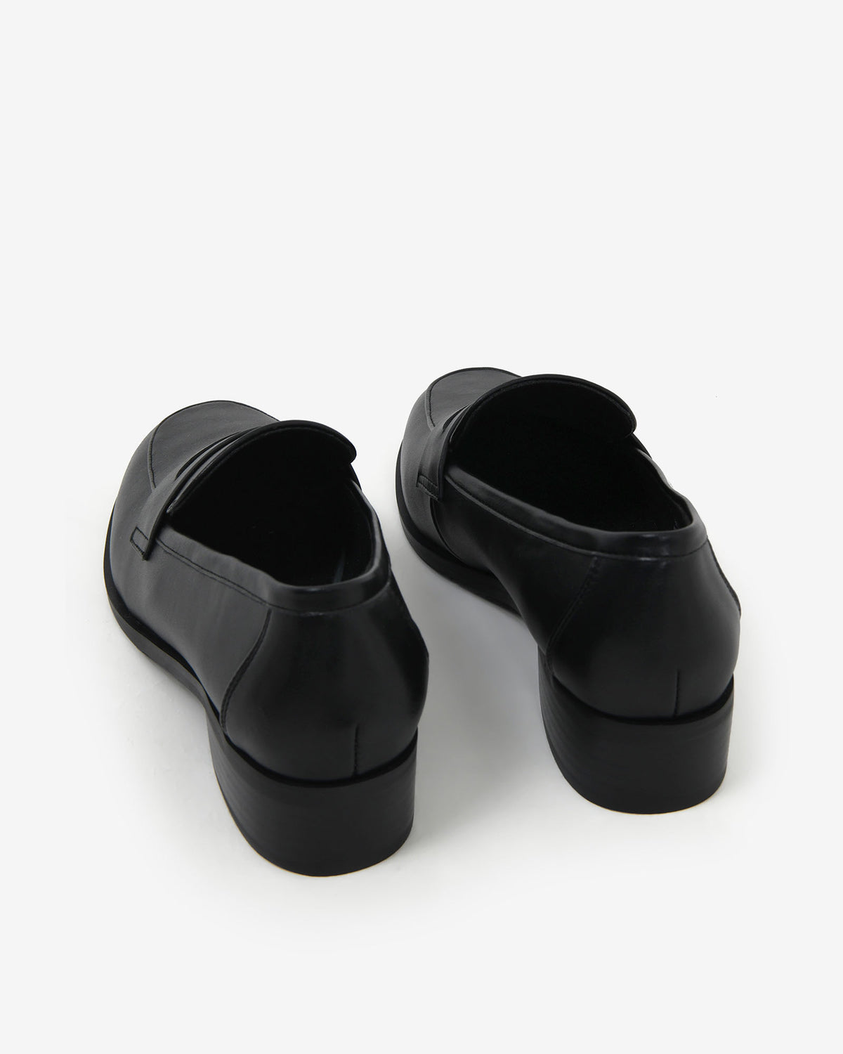 Sienna Classic Loafer in black — view 2