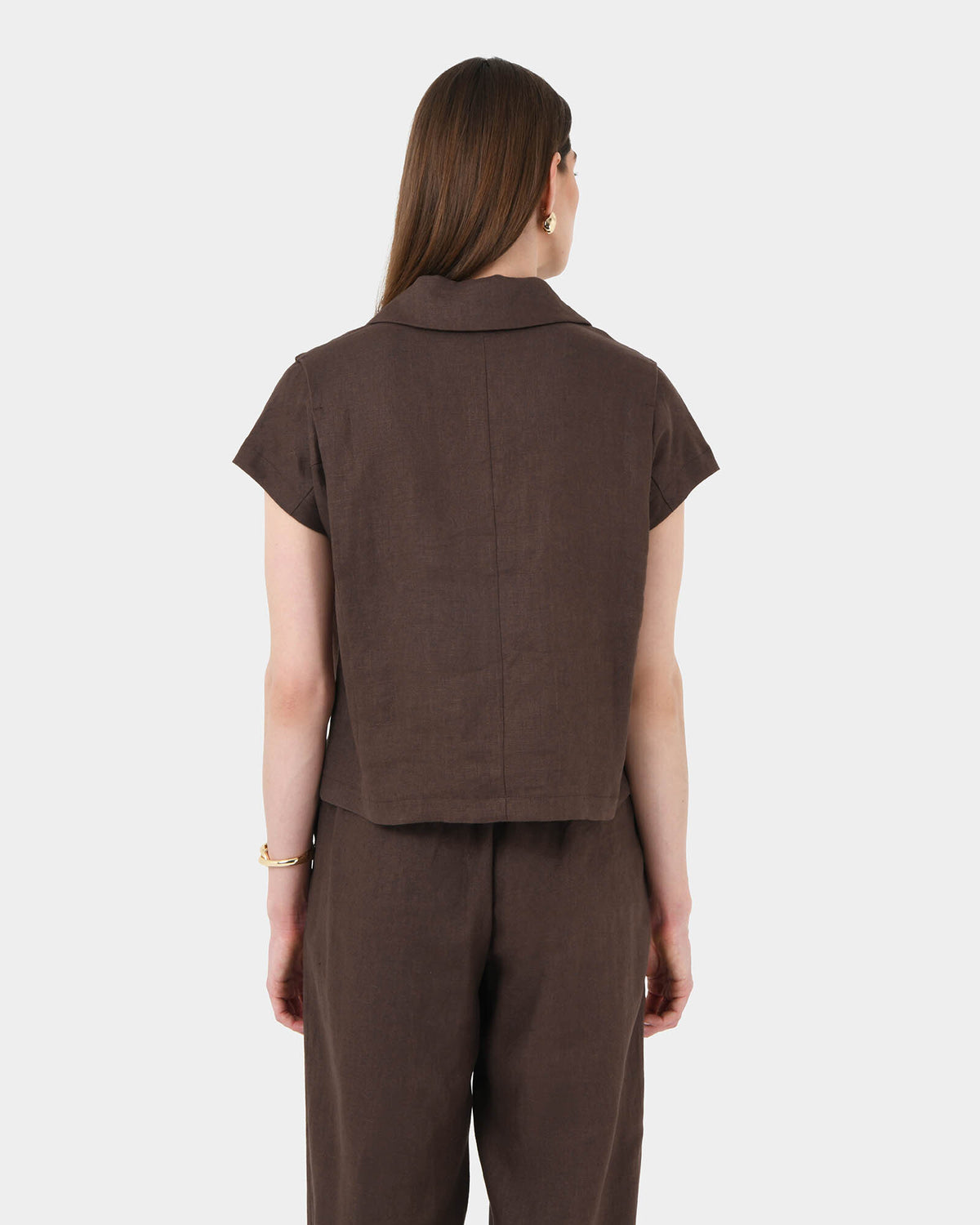 Ami Linen Collar Shirt in brown — back view