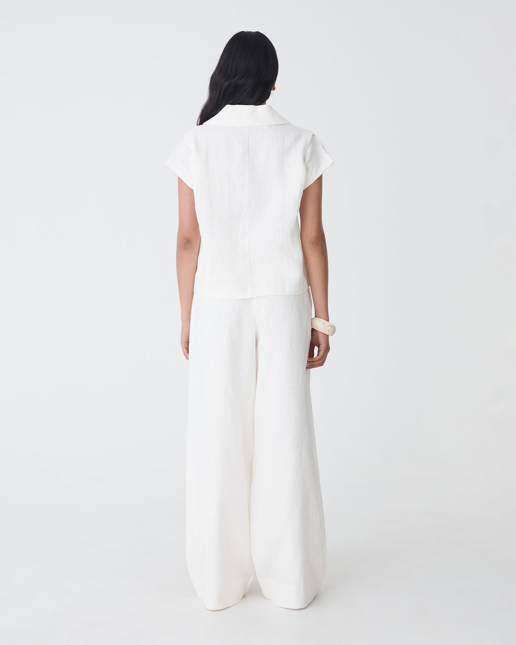 Ami Linen Collar Shirt in ivory — back view