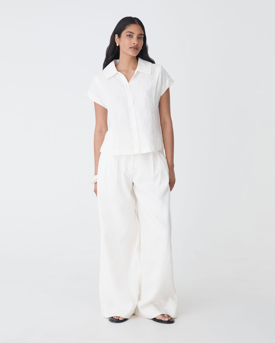 Ami Linen Collar Shirt in ivory — full-length view